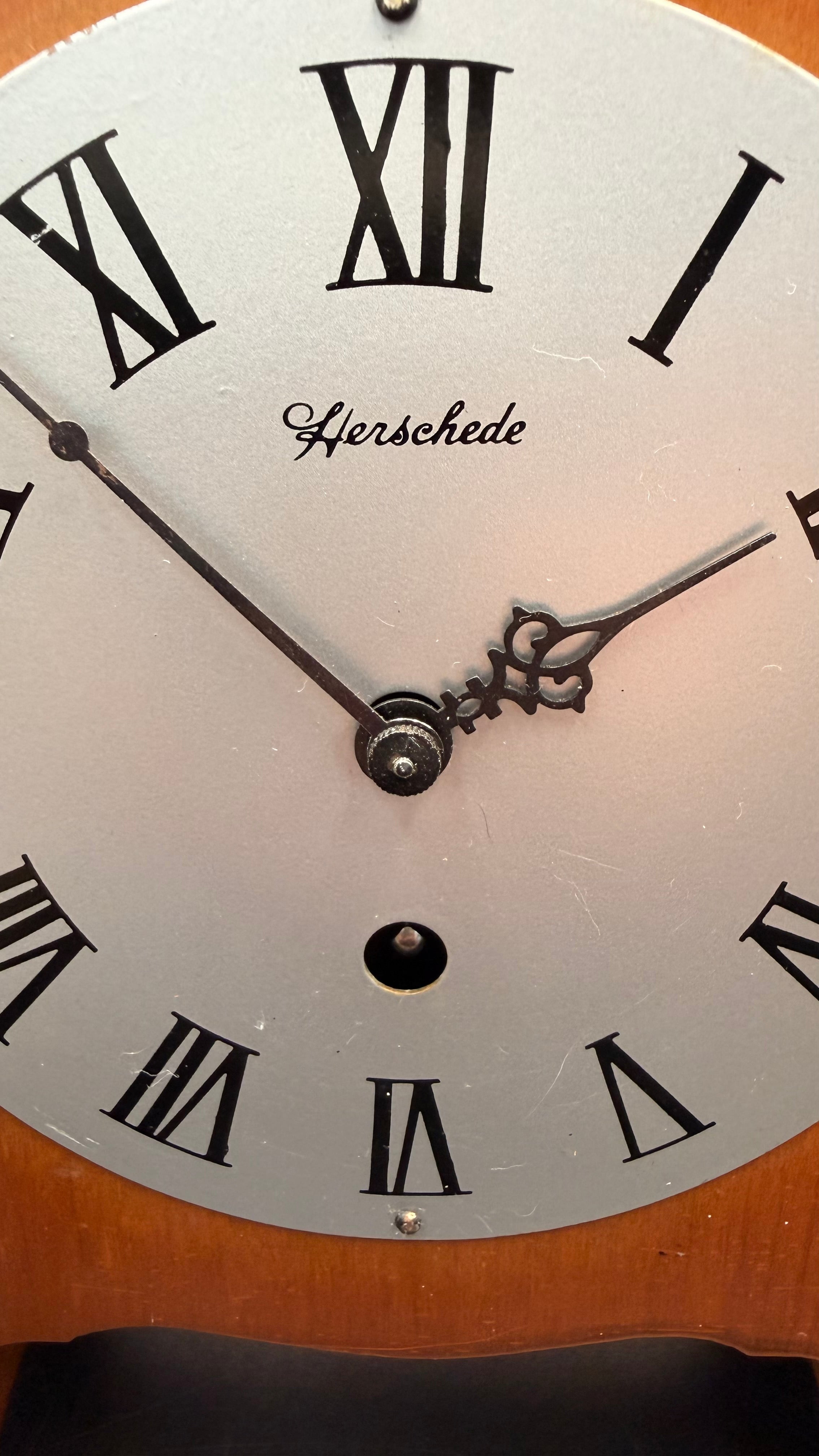 Vintage Herschede Model 164 Mechanical Table Clock – German Time-Only Movement