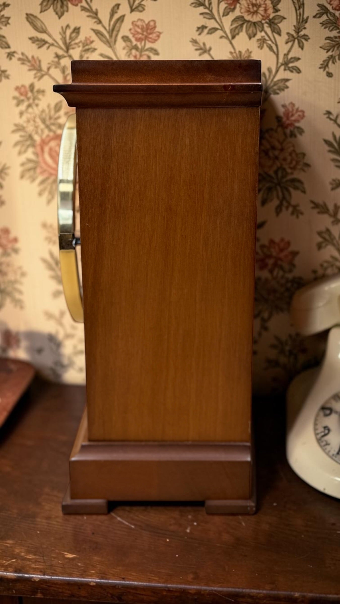 Vintage Kienzle Quartz Mantel Clock – Walnut Case, Bell Strike