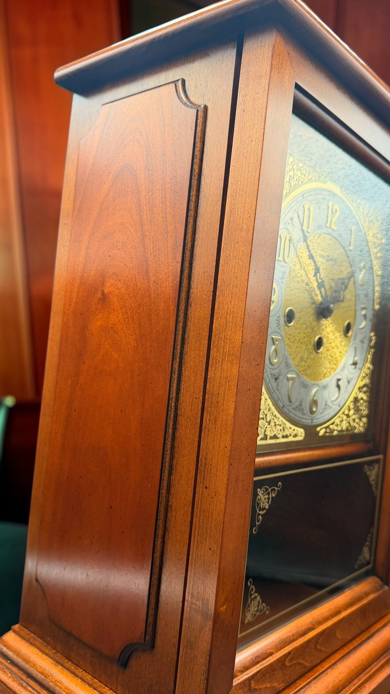 Howard Miller 613-244 Mechanical Mantel Clock