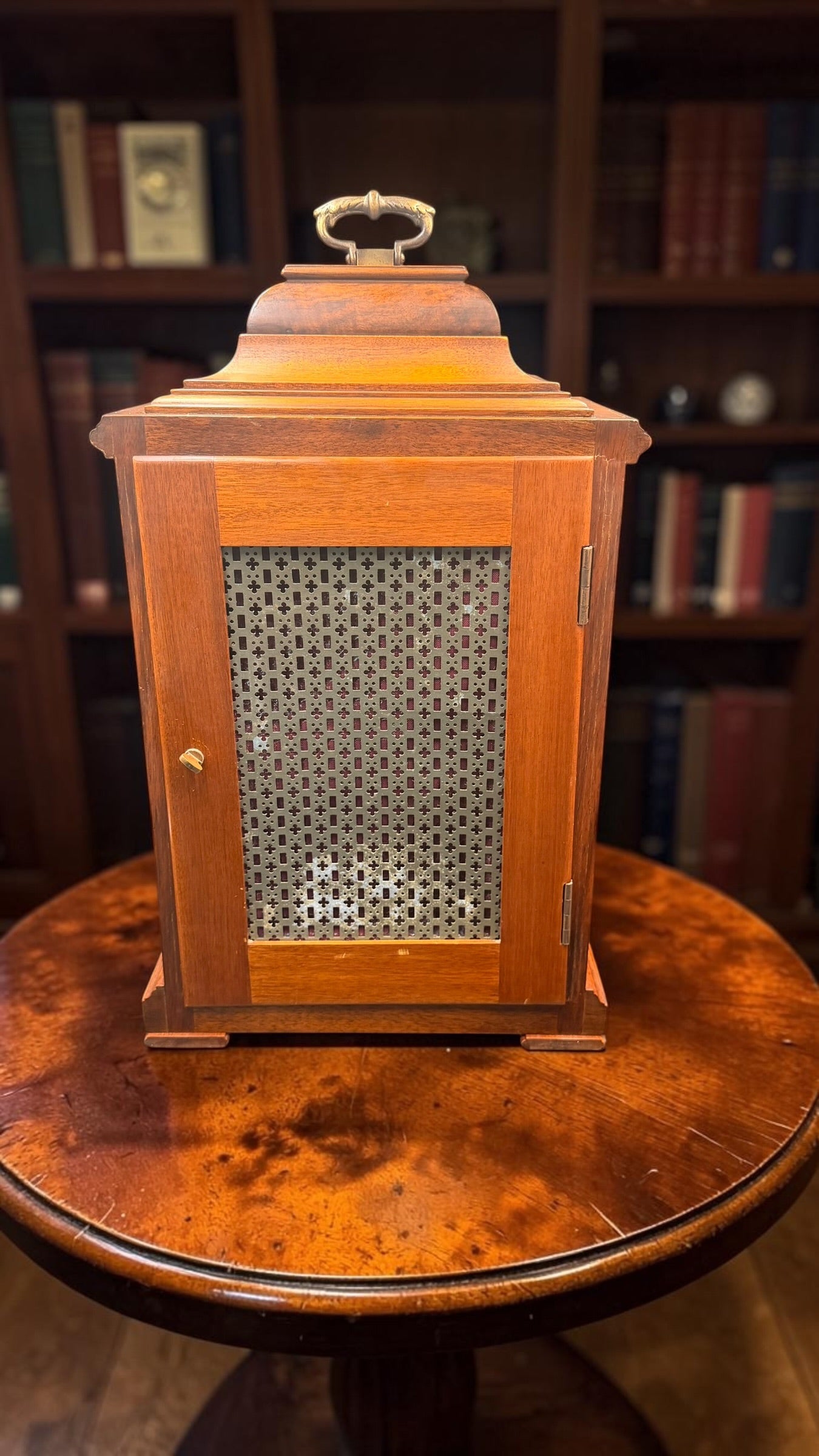 Elliott London Westminster Chime Mantel Clock – Burl Walnut Cabinet,  Mechanical Pendulum Movement