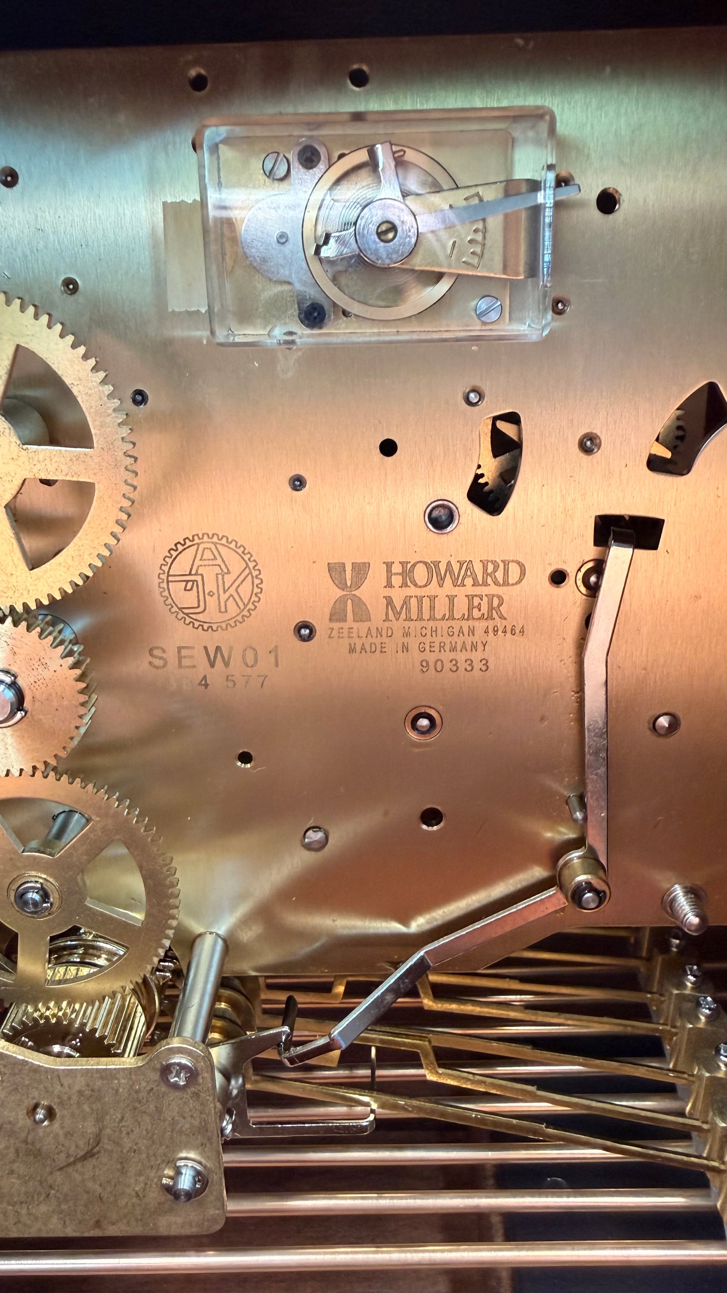 Howard Miller Downing Mantel Clock – Kieninger Triple Chime, Key Wound, Inlaid Wood Case