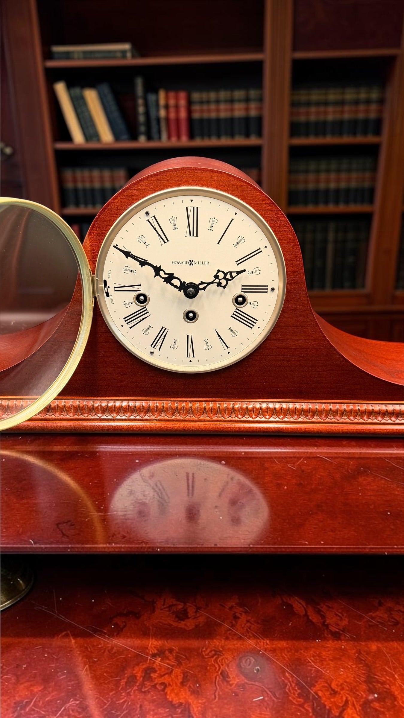 NOS Howard Miller 630-110 Westminster Mantel Clock – detail view 3