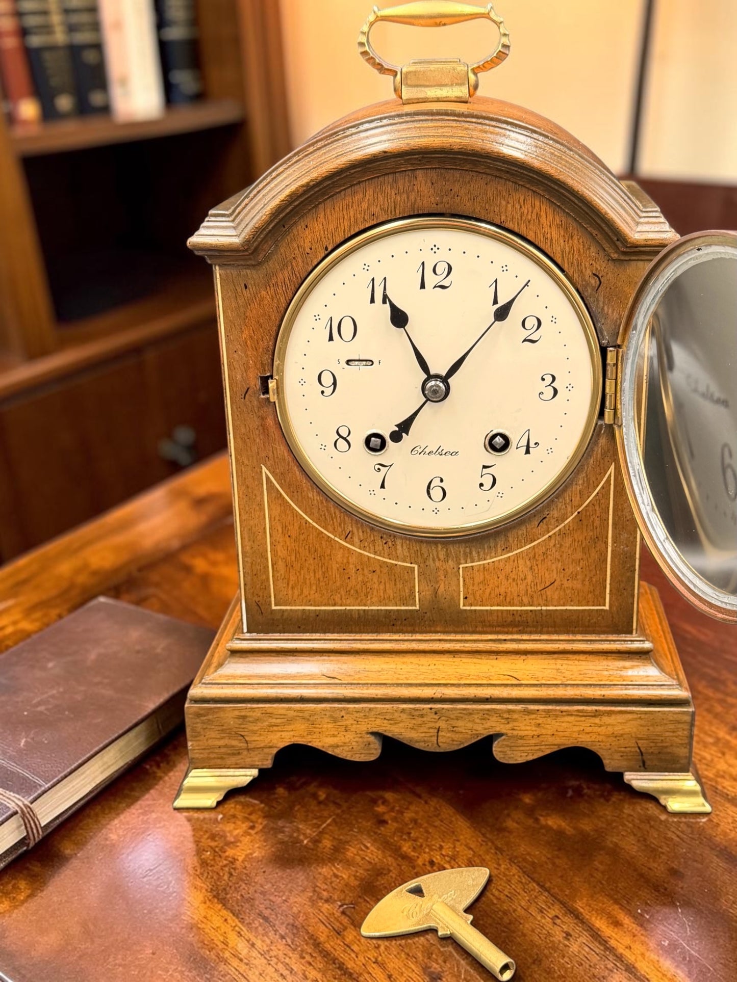 Chelsea Williamsburg Restoration Wythe House Mantel Clock Working Perfectly With Original Key