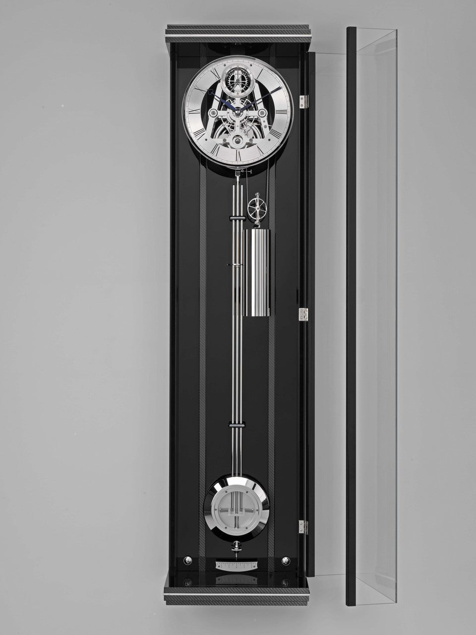 Comitti The Greenwich Regulator – Black Lacquer & Carbon Fibre – product view 6