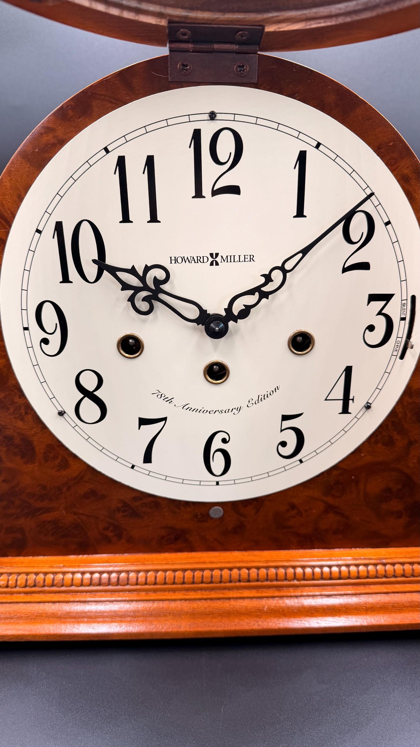 Howard Miller Hadley 78th Anniversary Edition - Burl Wood Mantel Clock – Kieninger Westminster Chime
