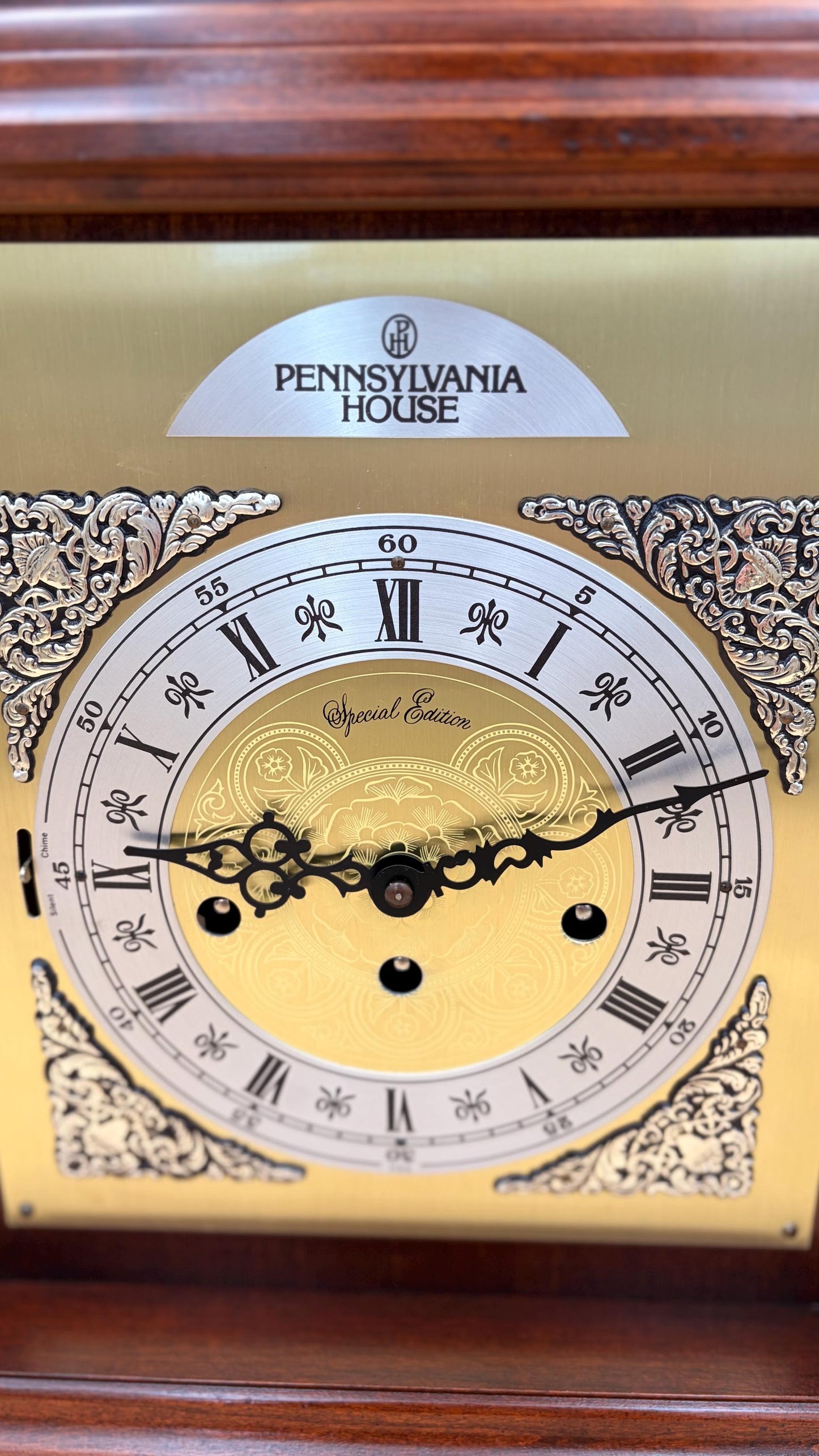 Pennsylvania House Mantel Clock – Brand New Hermle Movement – Westminster Chime – Heirloom Mechanical Bracket Clock