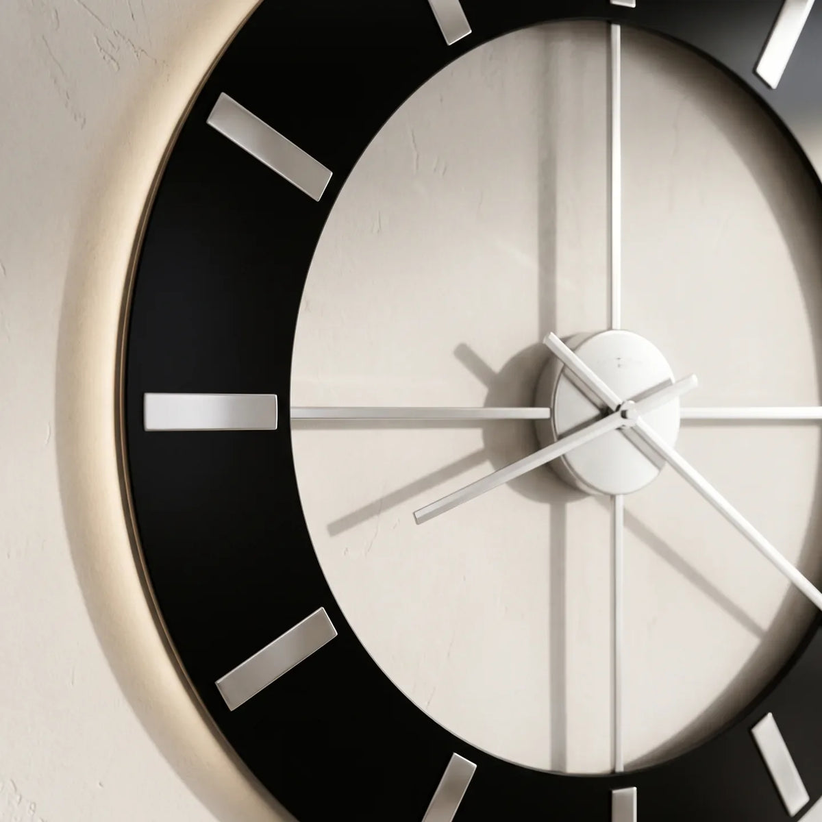 Howard Miller Onyx Wall Clock 625602 - manufacturer view 3