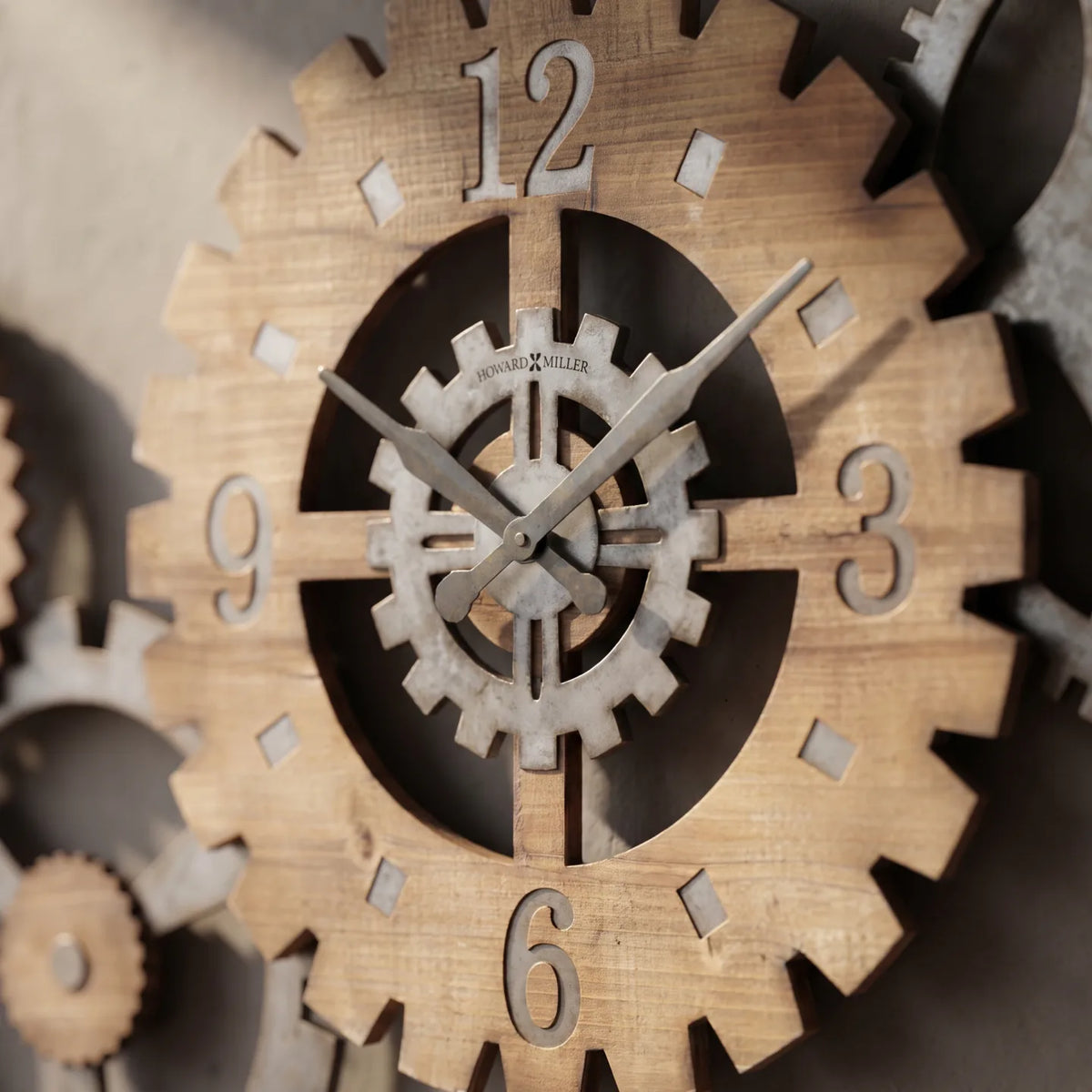Howard Miller Cogwheel III Gallery Wall 625727 - manufacturer view 3